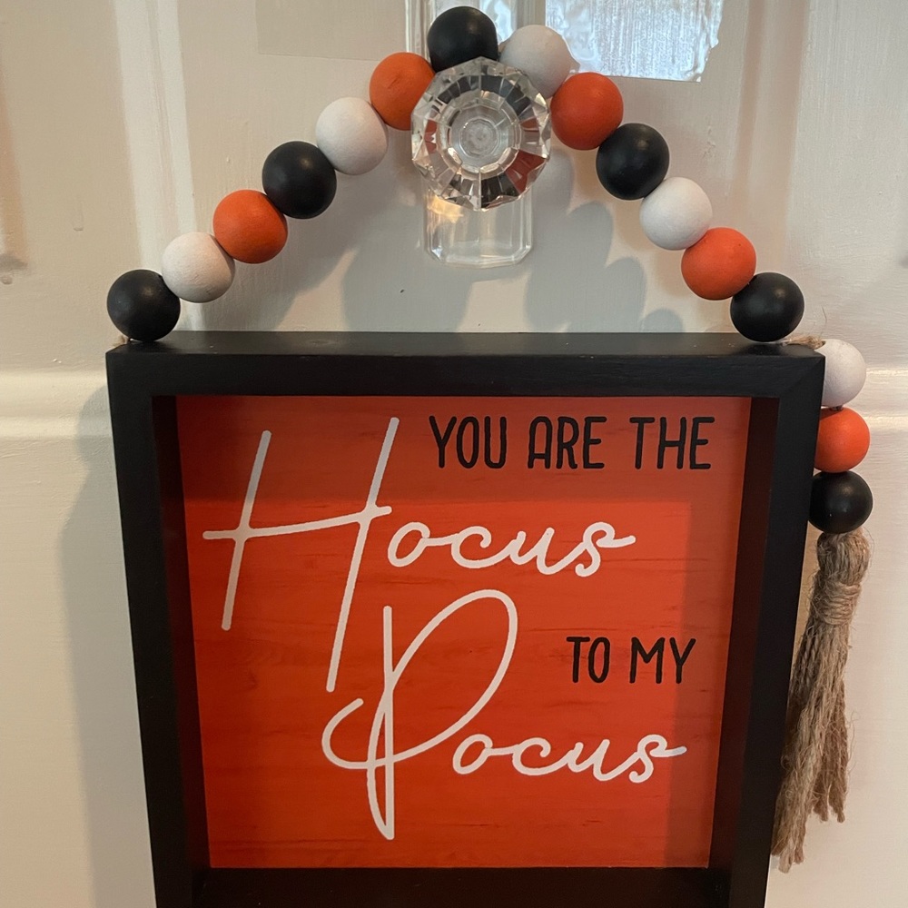 Hocus Pocus home decor sign/wall hanging-Wendy Bellissimo-NWT-Halloween/Fall
